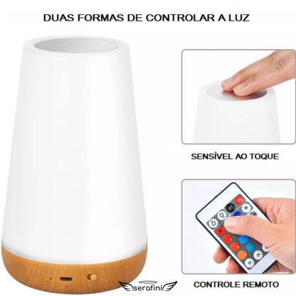 Foto da luminária desligada e duas fotos menores com detalhes das duas formas de controlar a luz: sensível ao toque e controle remoto.